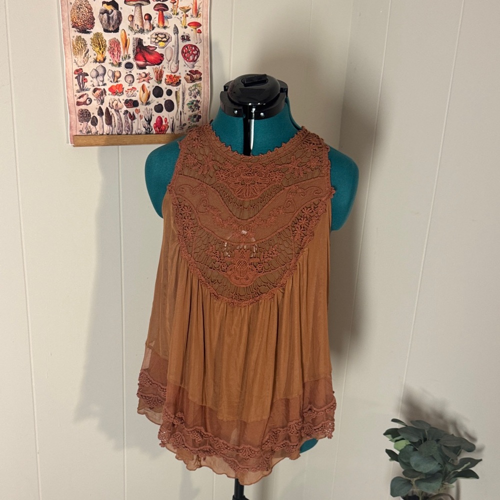 Gimmicks by BKE Lace Detail Sleeveless Blouse - Brown
